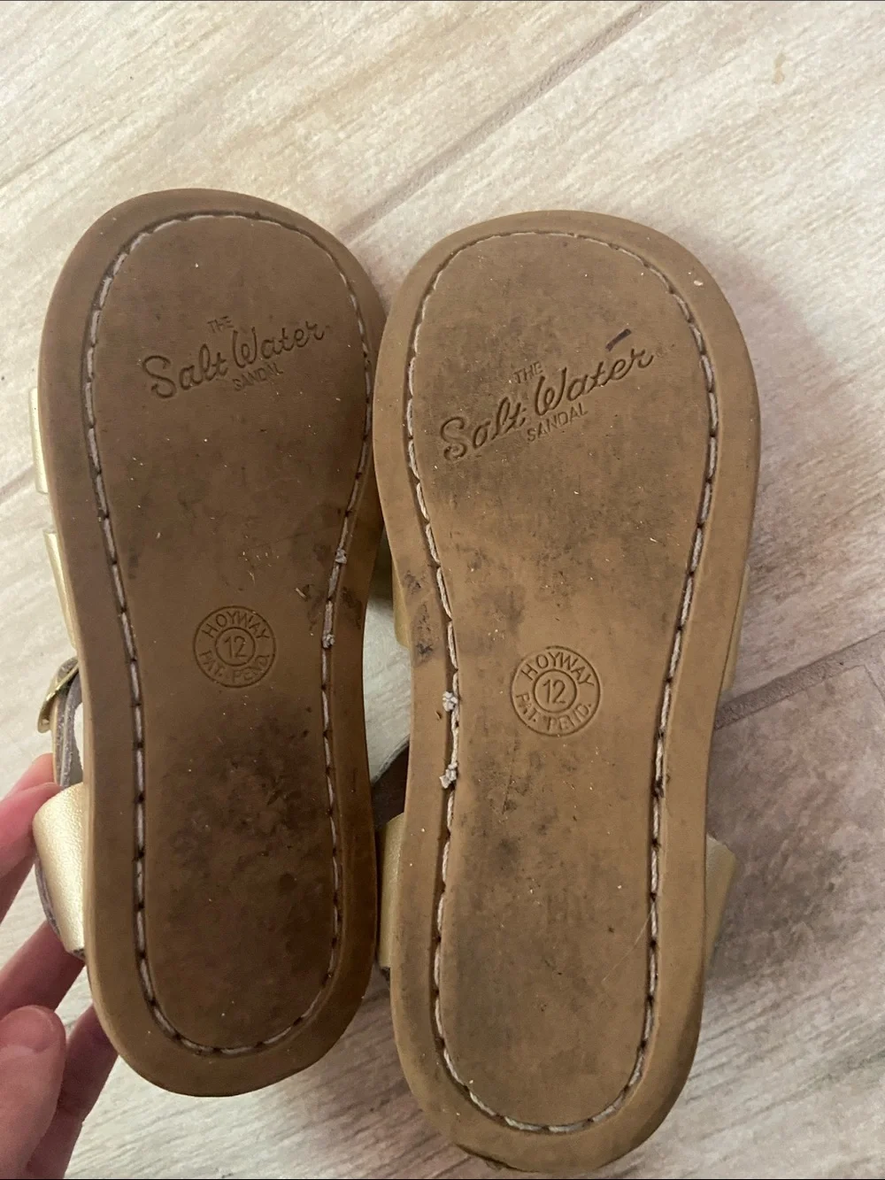 Girls Salt Water Sandals Hoy Shoe The Original Sandal Ankle Strap Gold Size 12